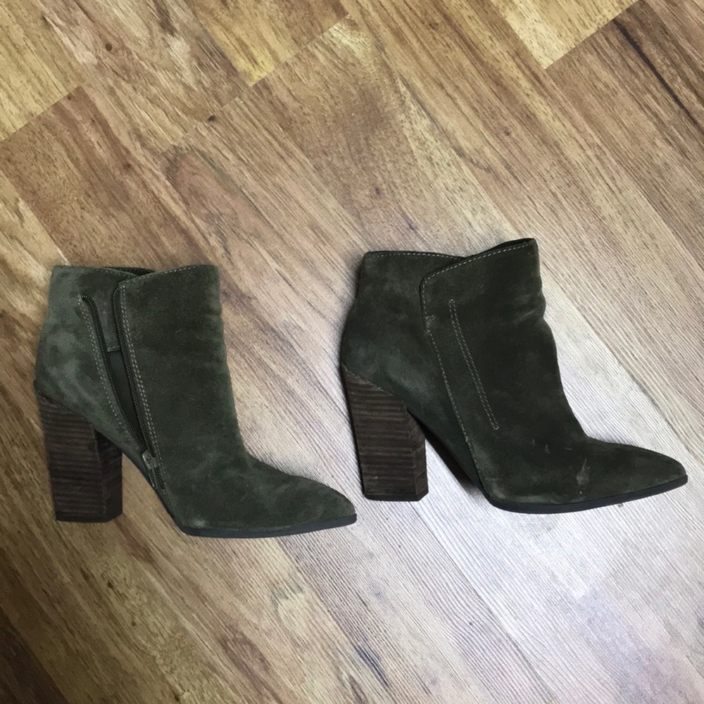 Guess boots